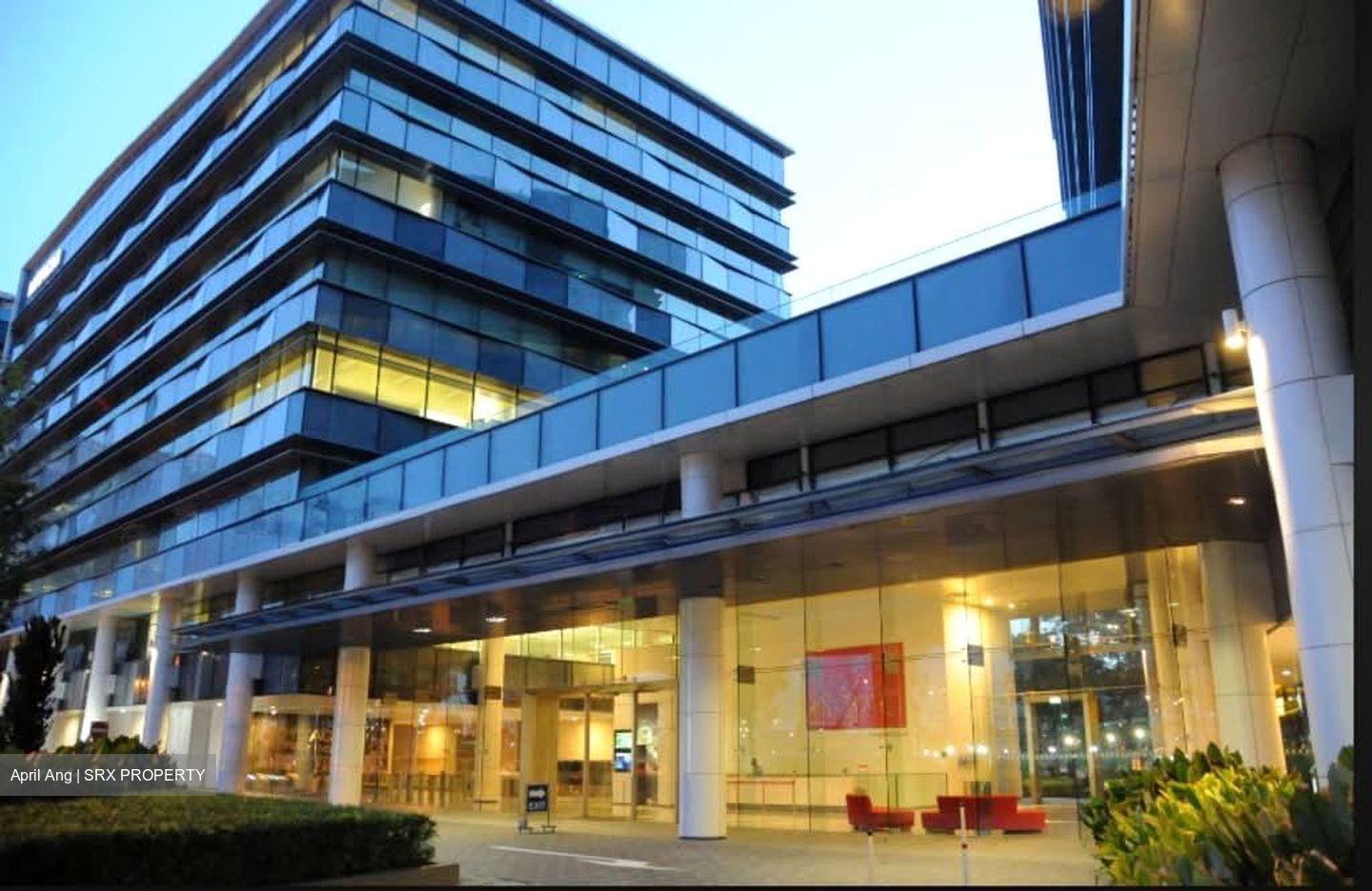 Tampines Grande (D18), Retail #581734771